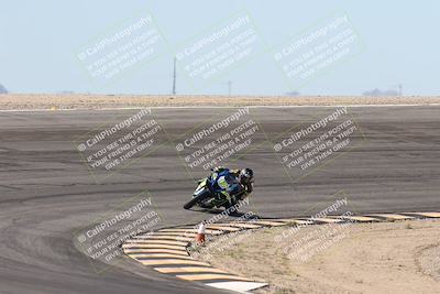 media/Oct-30-2025-Racers Edge (Thu) [[dabbdaf680]]/3-B Group/Session 2 (Bowl Exit)/